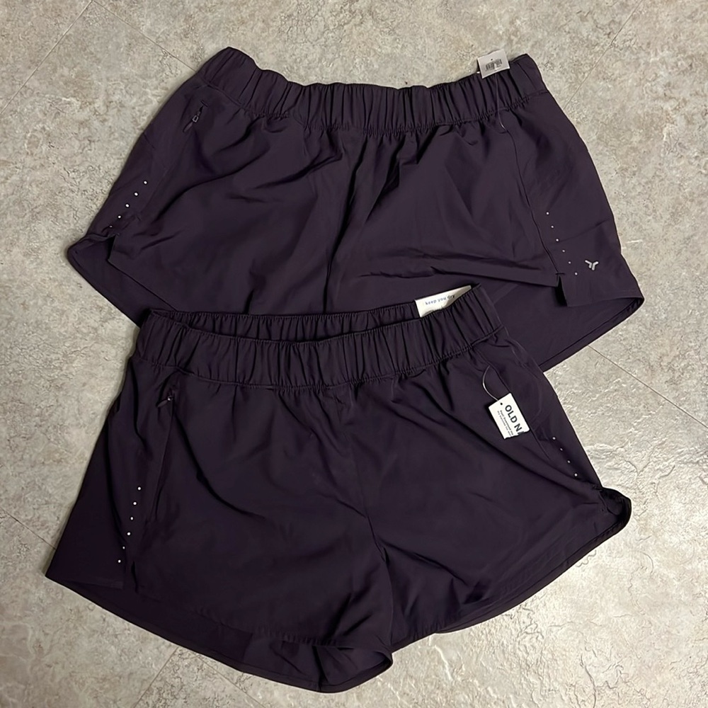 Old navy size small Mid-rise Stretchtech run shorts
